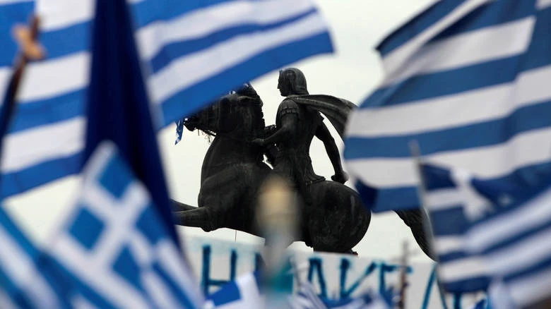 Οι μαθητές δίνουν το δικό τους αγώνα κατά του ξεπουλήματος της χώρας – «Θα πούμε το Μακεδονία ξακουστή και ας φάμε αποβολή»! – Βίντεο